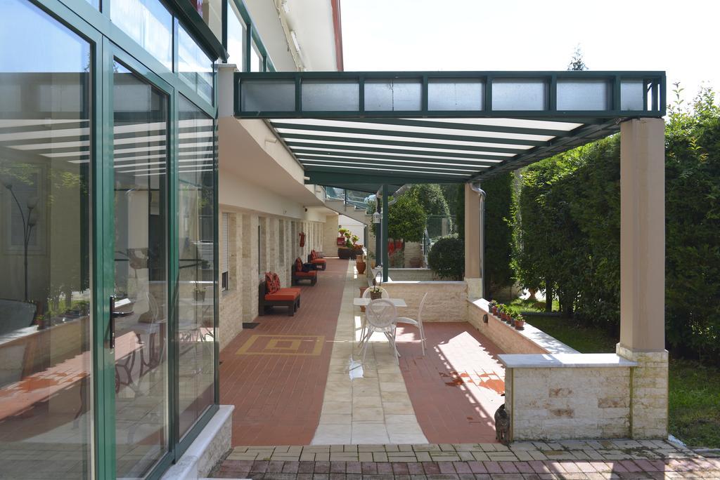 Hotel Galaxy Krepeni Exterior photo
